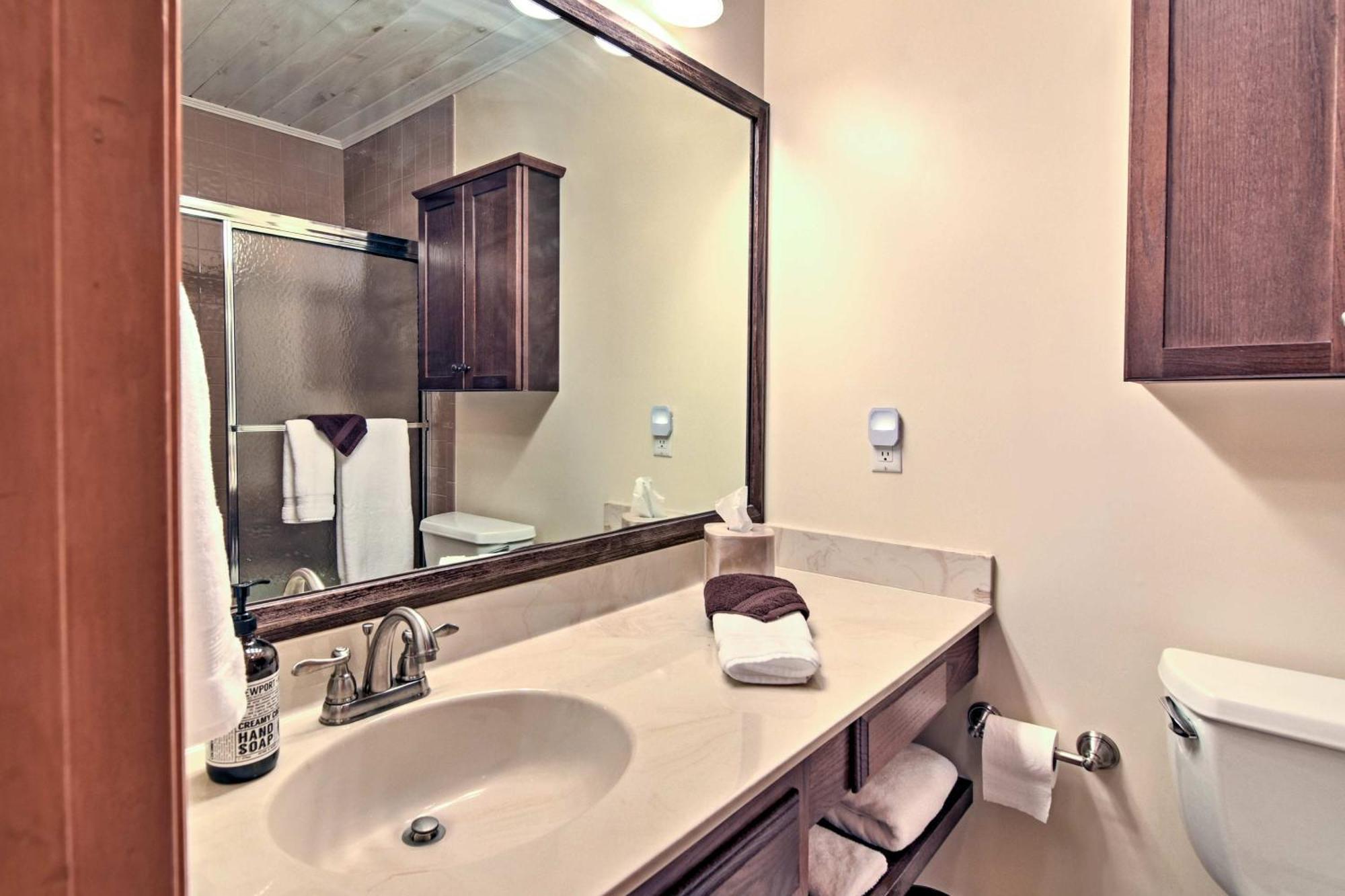 Beech Mountain Condo With Balcony, Walk To Resort! Kültér fotó